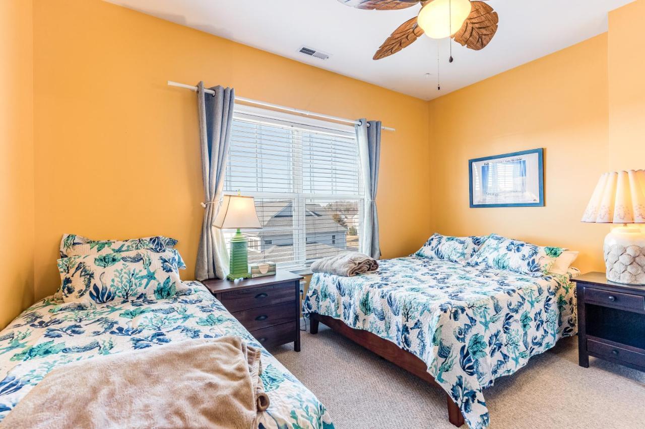 Apartment At Bay Crossing - 34670 Circle Unit #2304