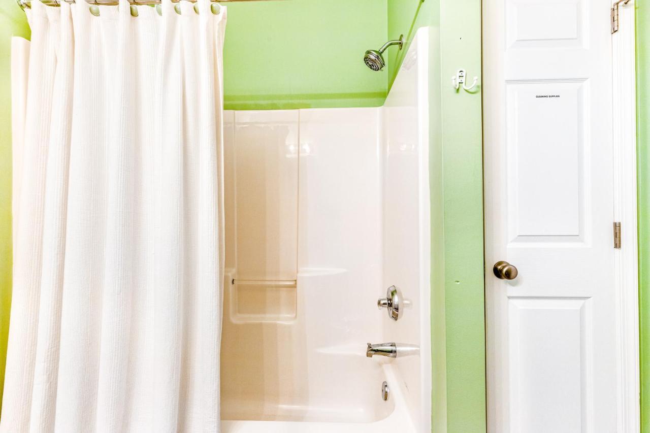 Apartment At Bay Crossing - 34670 Circle Unit #2304 Lewes